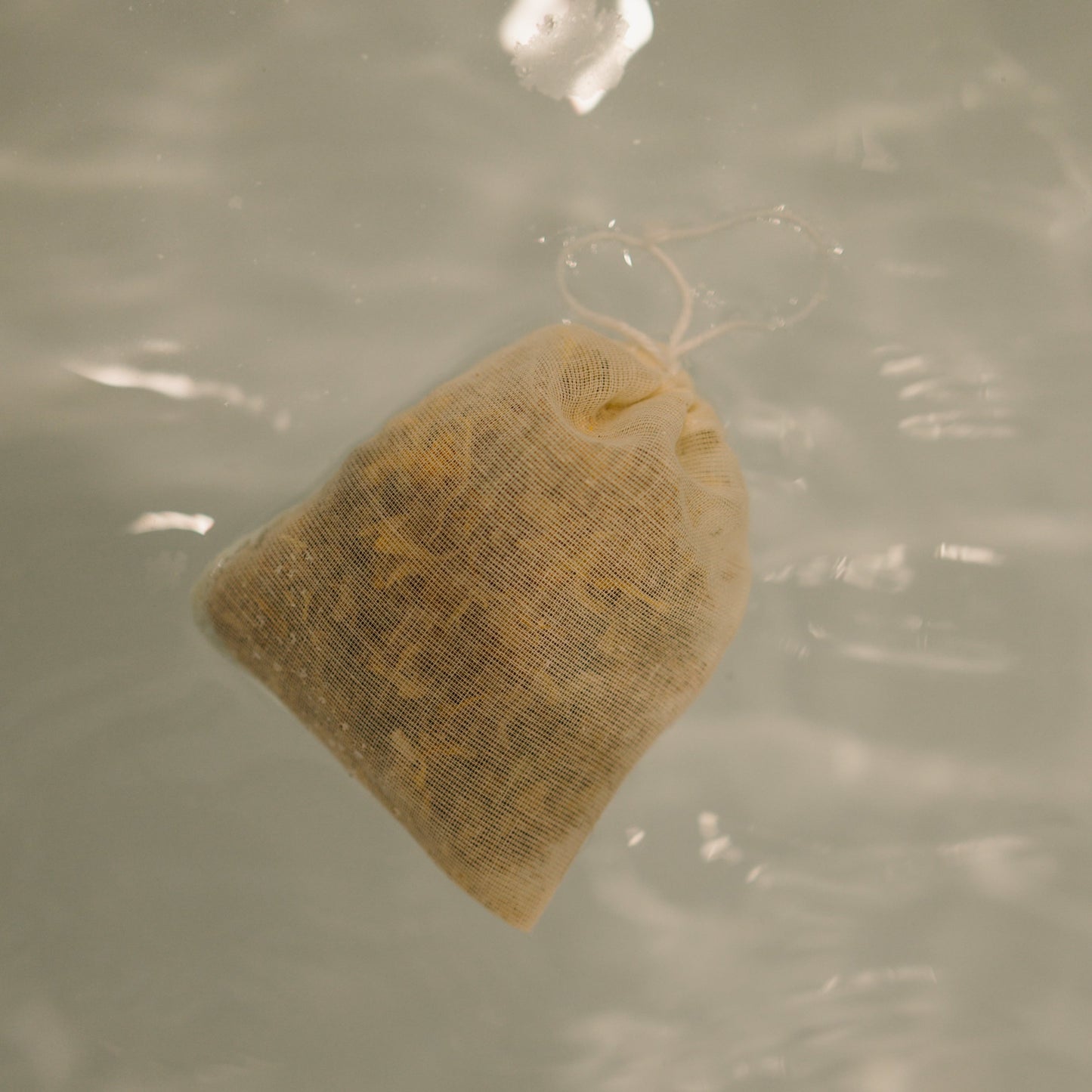 postpartum herbal sitz bath by Honeybee Hippie – Eco-Friendly and Sustainable