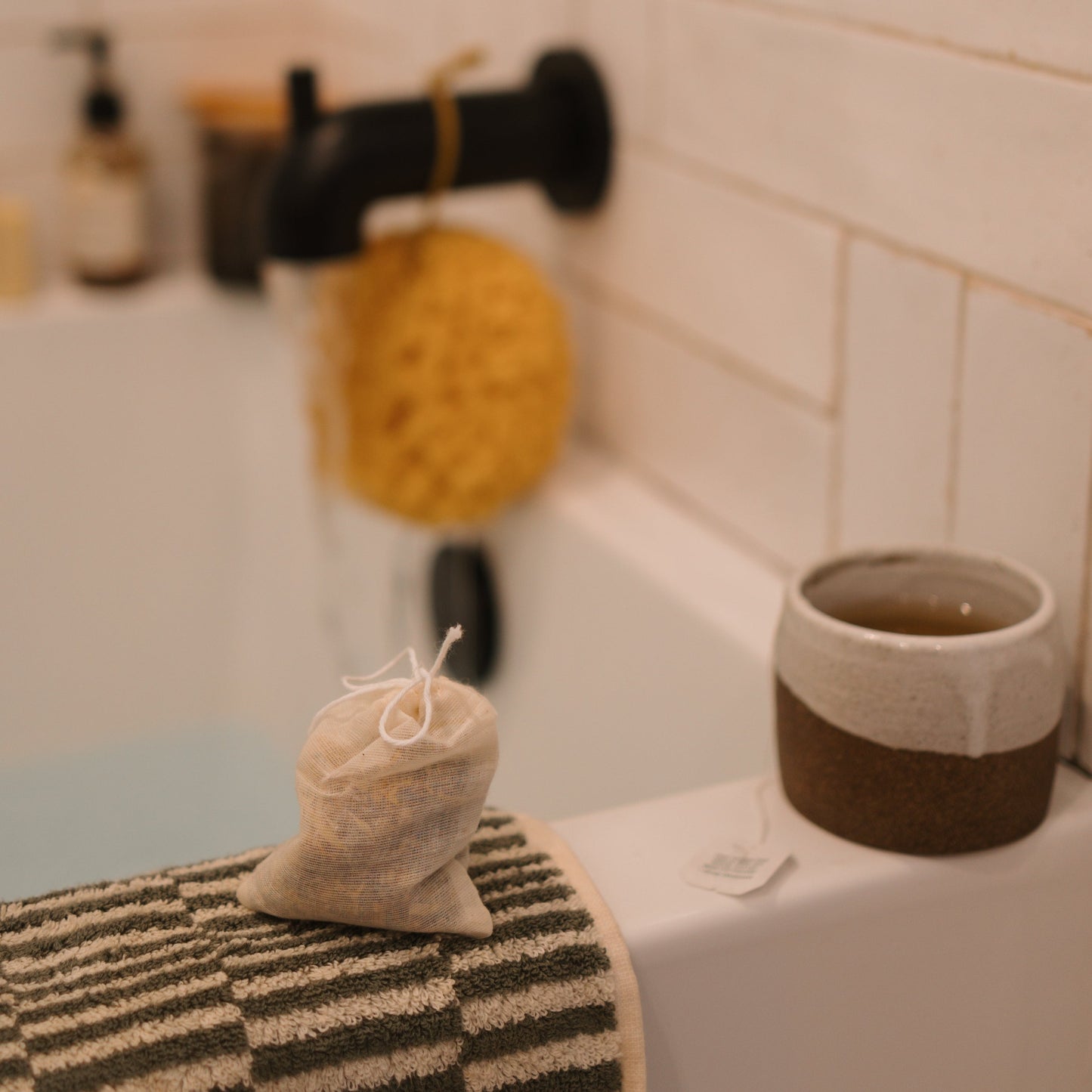 postpartum herbal sitz bath by Honeybee Hippie – Eco-Friendly and Sustainable