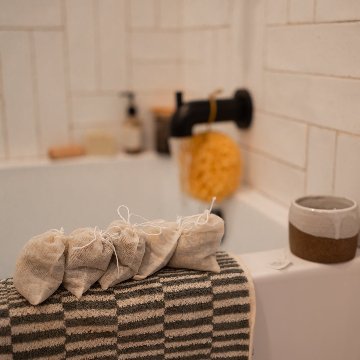 postpartum herbal sitz bath by Honeybee Hippie – Eco-Friendly and Sustainable
