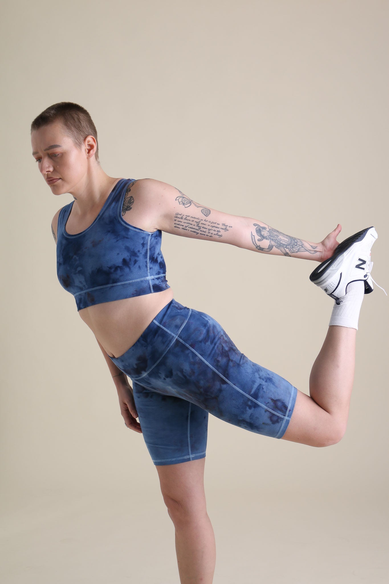 Yoga Bike Shorts in Supernova