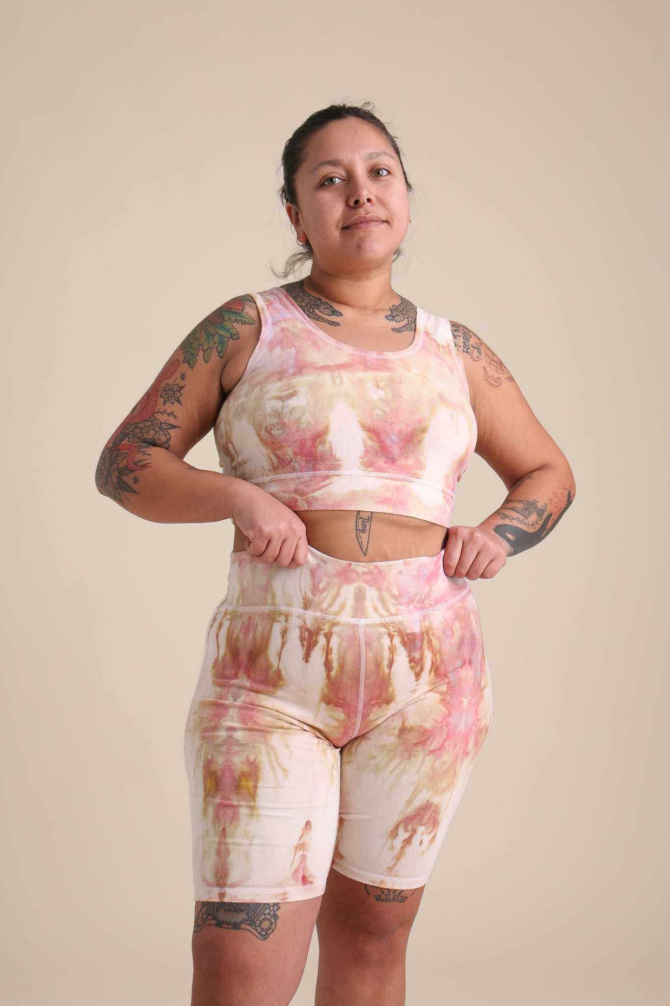 Yoga Bike Shorts in Mars Dust