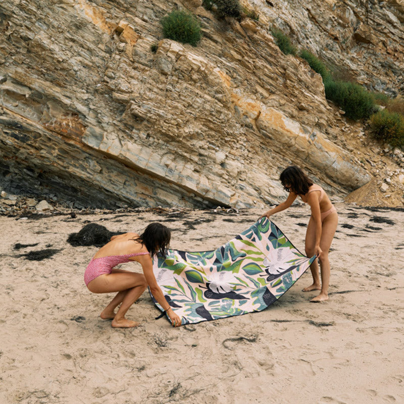 Festival Blanket: Monstera Green Pink