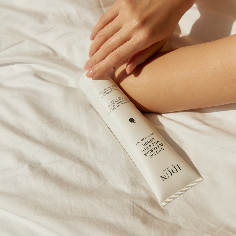 Hydrating Lotion Lifestyle with a calming scent and natural extracts for daily use