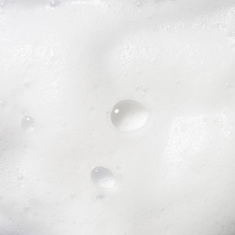 Cleansing Mousse with soothing ingredients for a gentle, non-drying cleanse